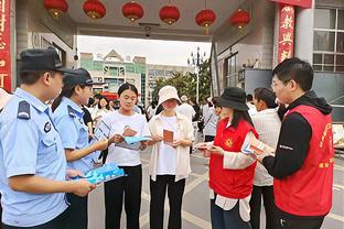 哈姆：浓眉不在意赢得DPOY 但他很高兴成为我们防守端的四分卫